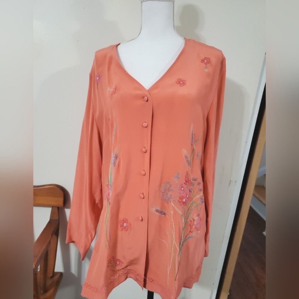 Diane Von Furstenberg 100% silk tunic top embroidered